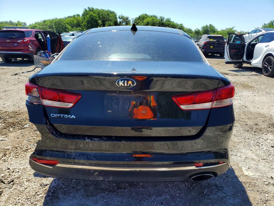 Photo 6 from auction – 2017 KIA OPTIMA with VIN 5XXGT4L33HG123028