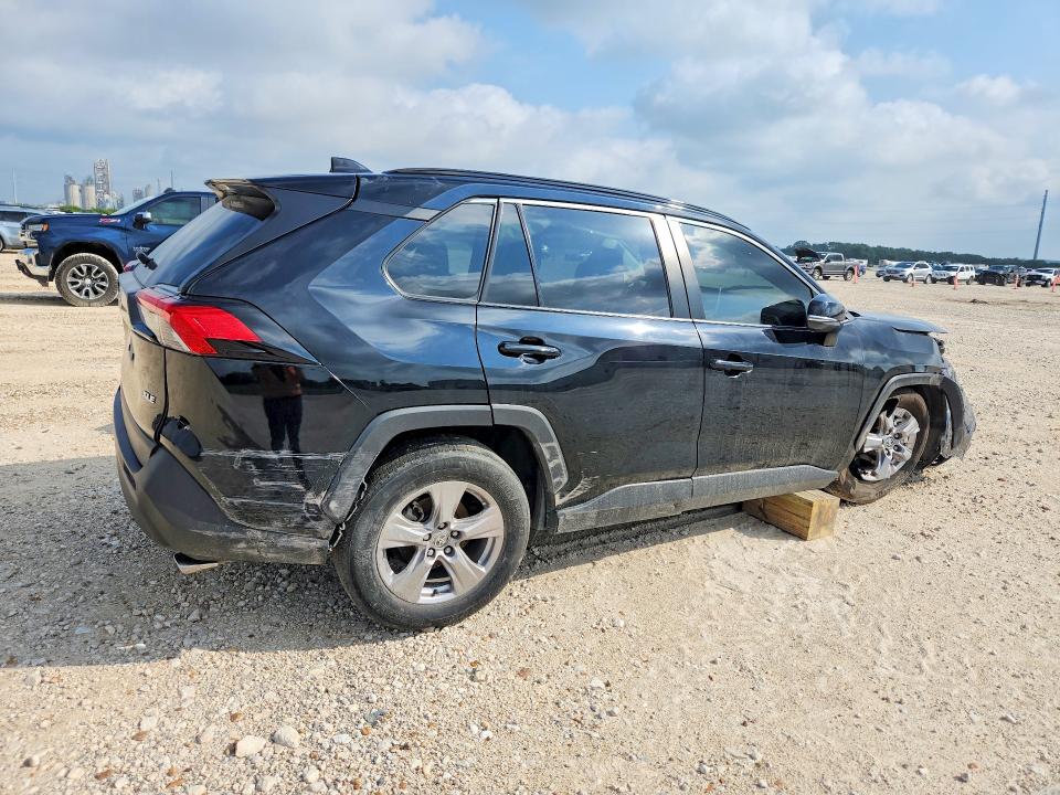 Photo 3 from auction – 2023 TOYOTA RAV4 with VIN 2T3W1RFV6PW251027