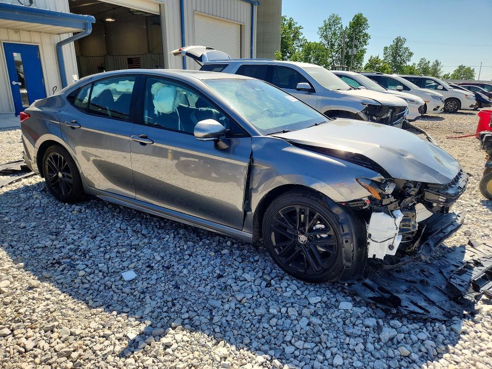 Photo 4 from auction – 2026 TOYOTA CAMRY with VIN 4T1DAACK2TU281695