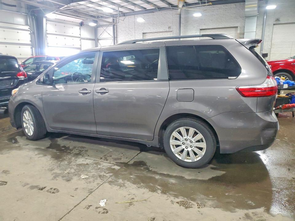 Photo 2 from auction – 2017 TOYOTA SIENNA with VIN 5TDJZ3DC9HS155199