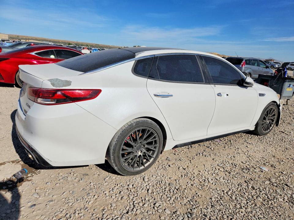 Foto 3 de la subasta – 2016 KIA OPTIMA con VIN 5XXGW4L25GG024871