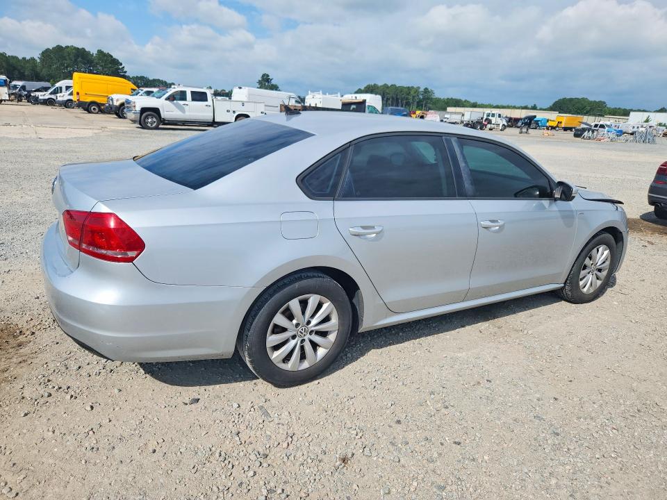 Photo 3 from auction – 2013 VOLKSWAGEN PASSAT with VIN 1VWAH7A35DC140268
