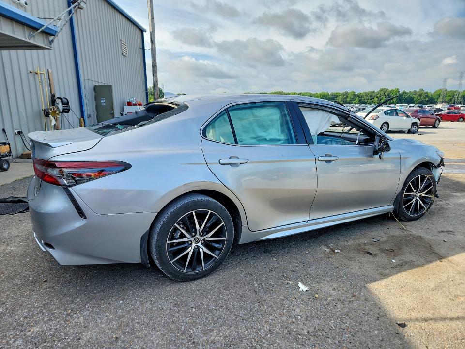 Photo 3 from auction – 2023 TOYOTA CAMRY with VIN 4T1G31AK9PU601840
