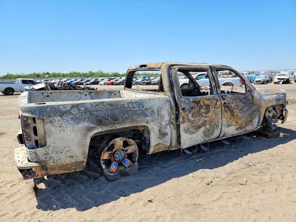 Photo 3 from auction – 2018 CHEVROLET SILVERADO with VIN 3GCUKRER9JG298343
