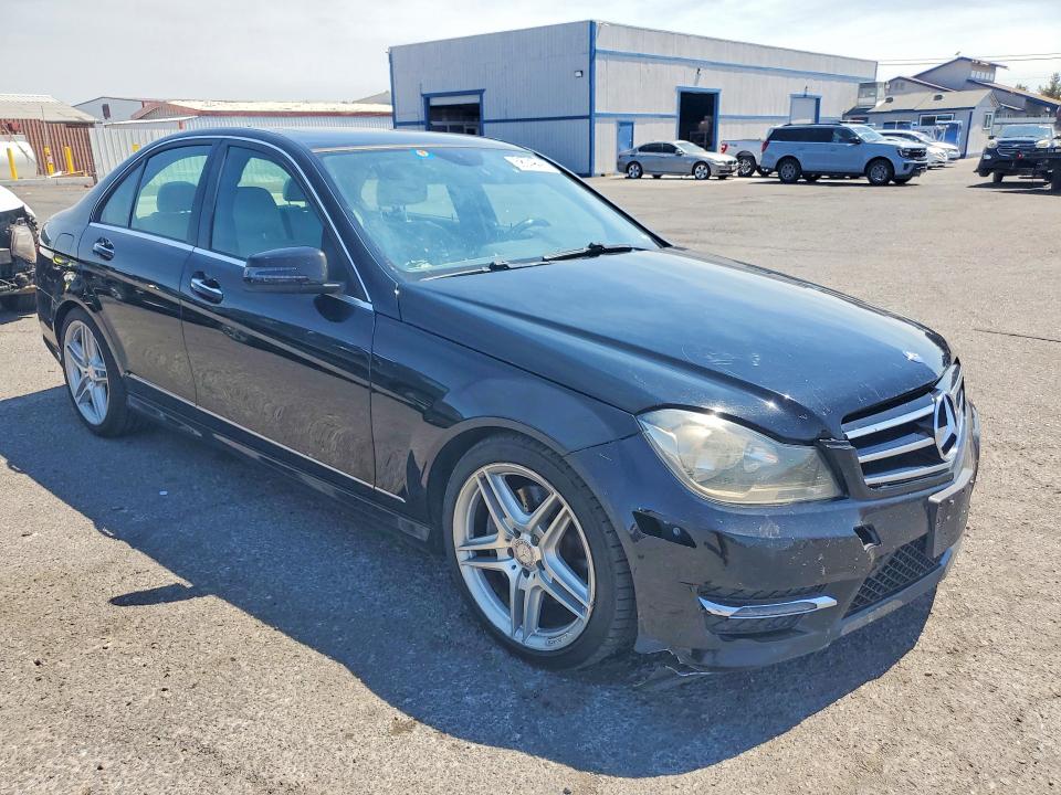 Photo 4 from auction – 2014 MERCEDES-BENZ C with VIN WDDGF8AB3EA920692