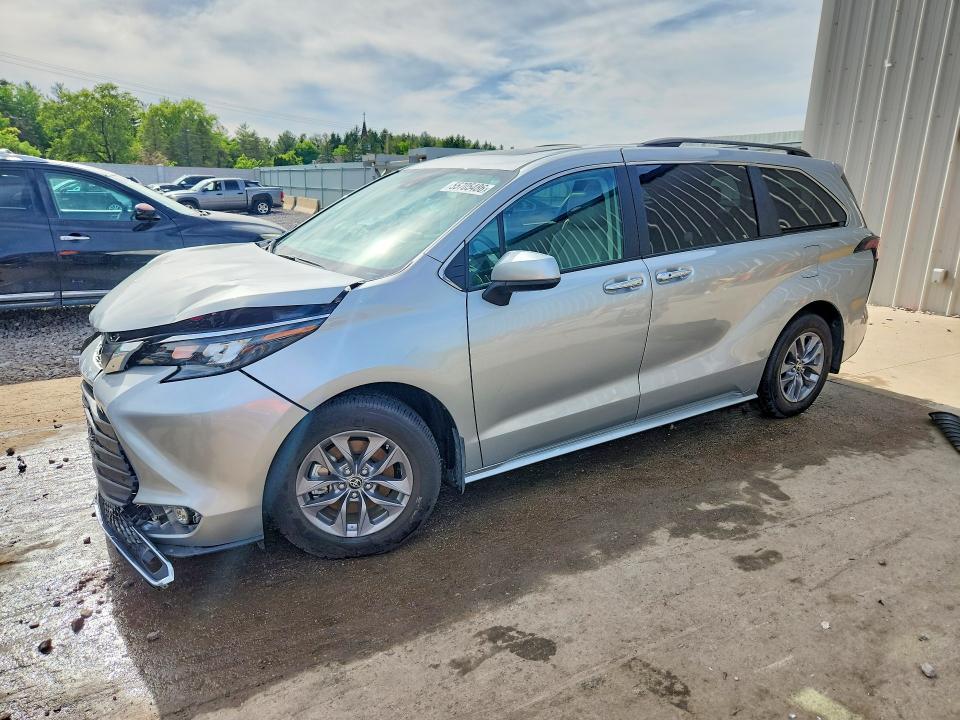 TOYOTA SIENNA 2024 with VIN 5TDYSKFC0RS118697 - Photo from auction