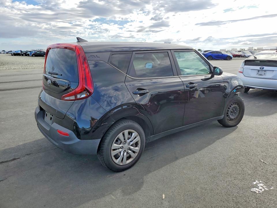 Photo 3 from auction – 2021 KIA SOUL with VIN KNDJ23AU4M7788960