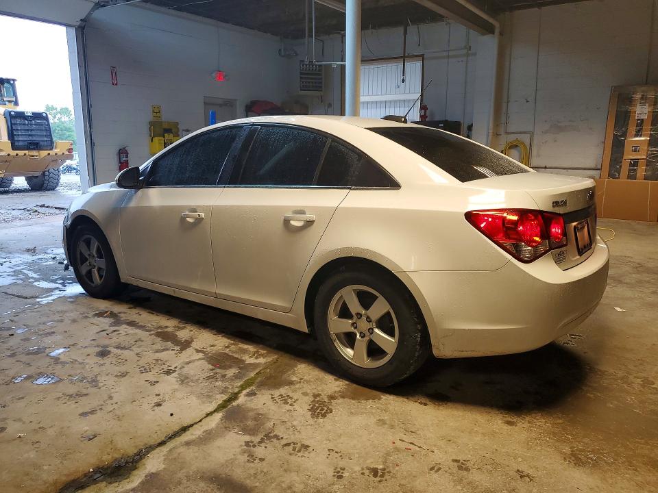 Photo 2 from auction – 2015 CHEVROLET CRUZE with VIN 1G1PC5SB3F7270799