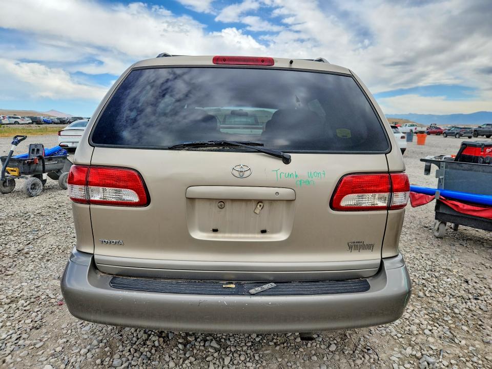 Photo 6 from auction – 2003 TOYOTA SIENNA with VIN 4T3ZF13C13U515140