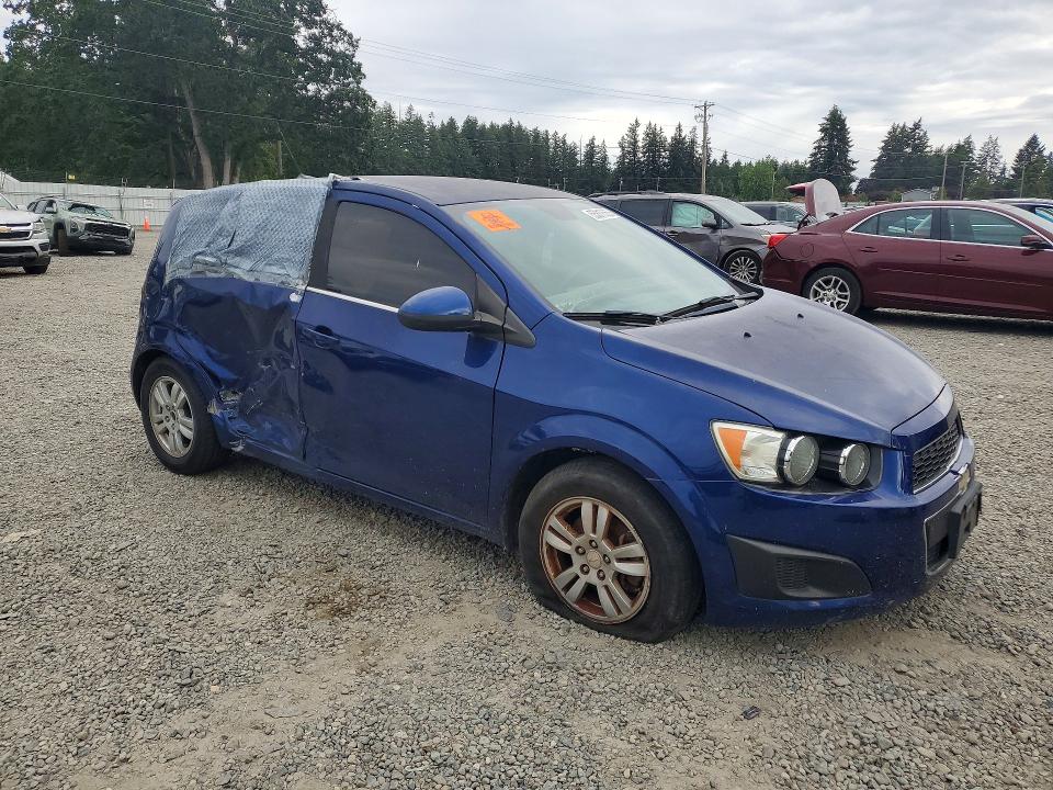 Foto 4 de la subasta – 2014 CHEVROLET SONIC con VIN 1G1JC6SG4E4227483