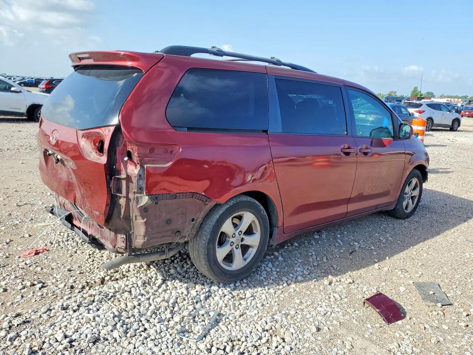 Photo 3 from auction – 2013 TOYOTA SIENNA with VIN 5TDKK3DC3DS328671
