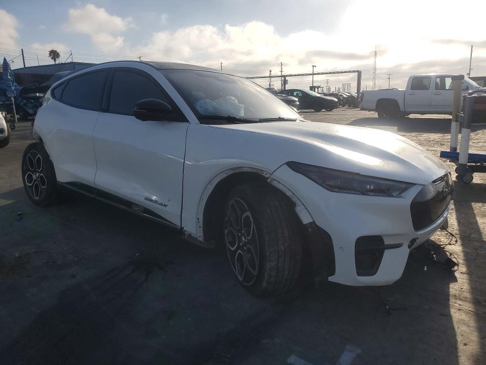 Photo 4 from auction – 2021 FORD MUSTANG MACH-E with VIN 3FMTK4SE2MMD99774