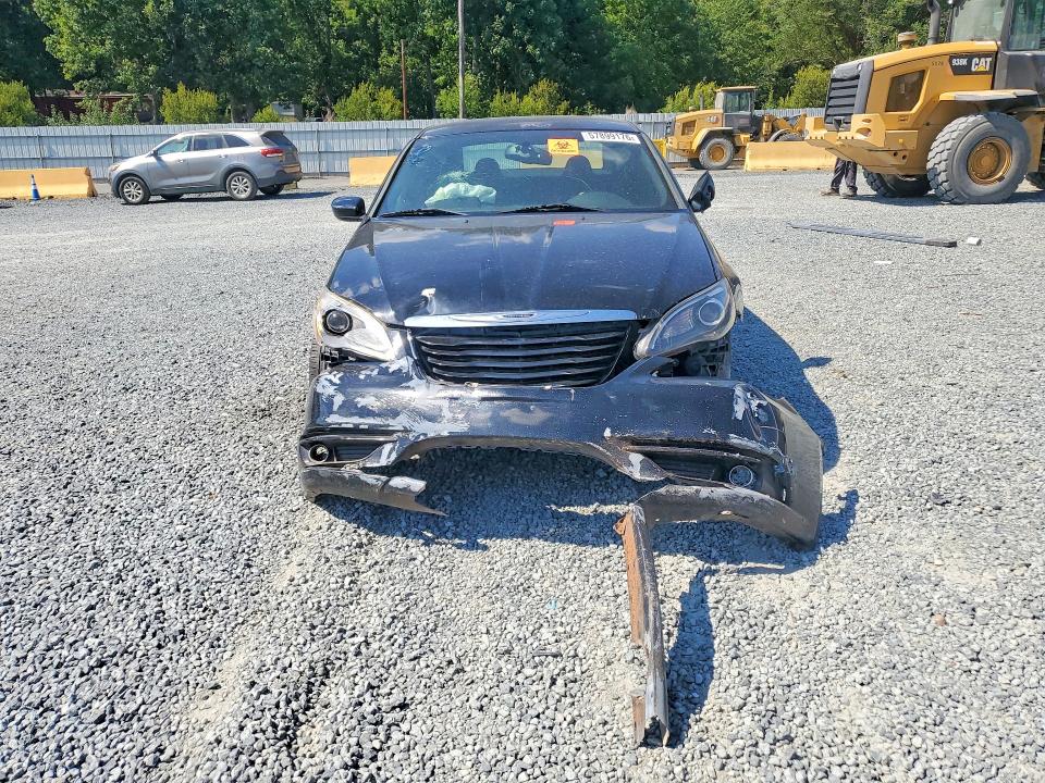 Photo 5 from auction – 2014 CHRYSLER 200 with VIN 1C3CCBBG8EN120122