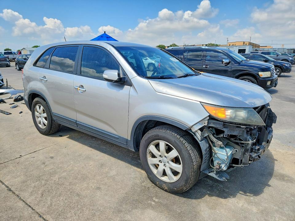 Photo 4 from auction – 2013 KIA SORENTO with VIN 5XYKT3A1XDG316014