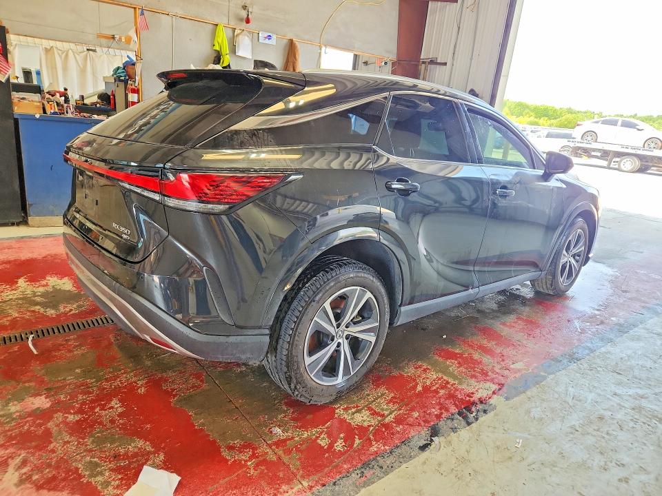 Foto 3 de la subasta – 2024 LEXUS RX con VIN 2T2BAMCA5RC068665