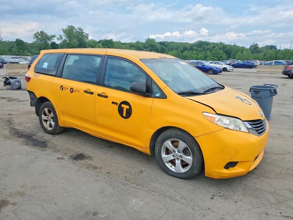 Photo 4 from auction – 2017 TOYOTA SIENNA with VIN 5TDZZ3DC2HS858730