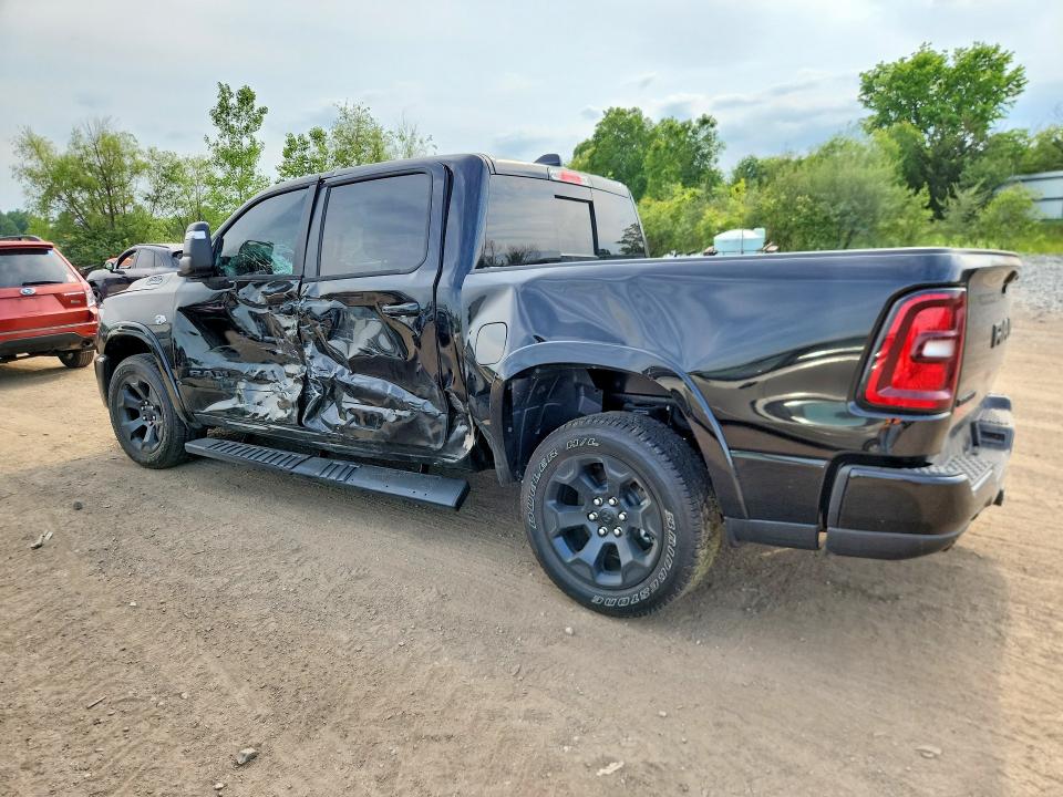 Фото 2 с аукциона – 2026 RAM 1500 с VIN 1C6SRFFT9TN266215