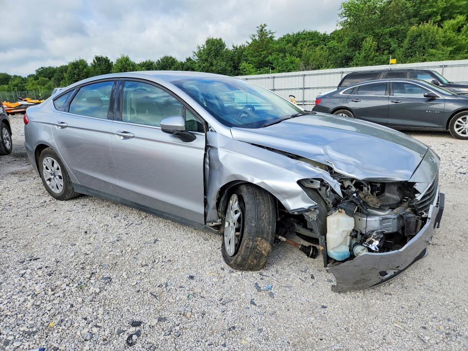 Photo 4 from auction – 2020 FORD FUSION with VIN 3FA6P0G79LR262585
