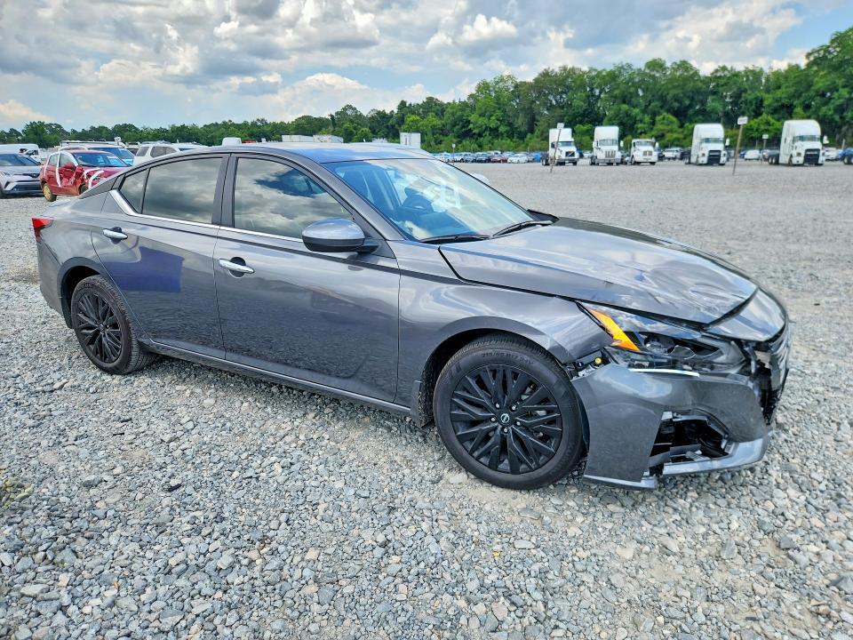 Photo 4 from auction – 2025 NISSAN ALTIMA with VIN 1N4BL4DV6SN414280