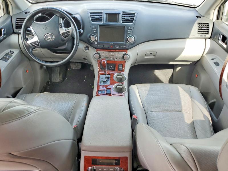 Photo 8 from auction – 2012 TOYOTA HIGHLANDER with VIN 5TDDK3EH2CS112134