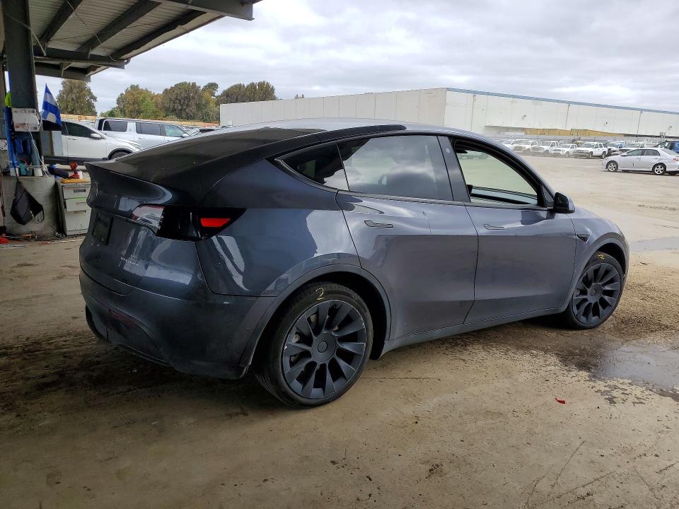 Foto 3 de la subasta – 2021 TESLA MODEL Y con VIN 5YJYGDEE7MF303469