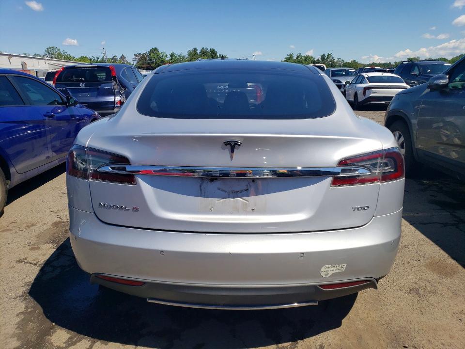 Photo 6 from auction – 2015 TESLA MODEL S with VIN 5YJSA1E24FF112932