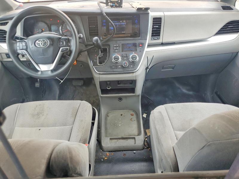 Photo 8 from auction – 2017 TOYOTA SIENNA with VIN 5TDZZ3DC2HS858730