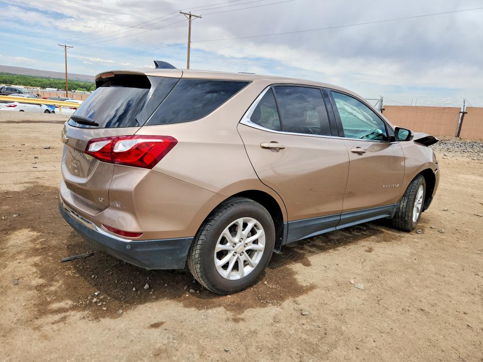 Photo 3 from auction – 2018 CHEVROLET EQUINOX with VIN 2GNAXJEV0J6260392