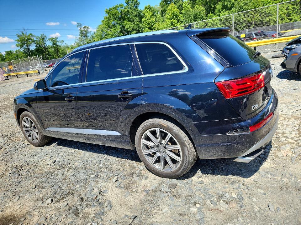 Фото 2 с аукциона – 2017 AUDI Q7 с VIN WA1LAAF79HD023845