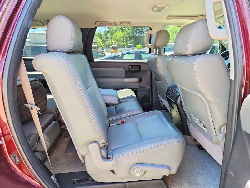 Photo 11 from auction – 2011 TOYOTA SEQUOIA with VIN 5TDBY5G1XBS050269