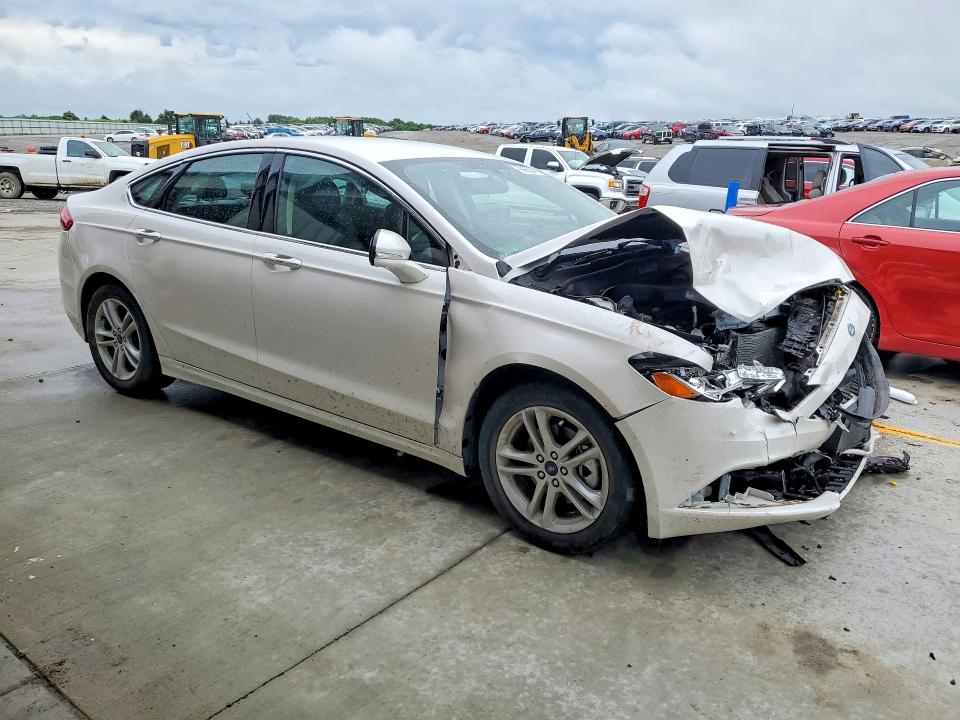Photo 4 from auction – 2018 FORD FUSION with VIN 3FA6P0HD7JR232048