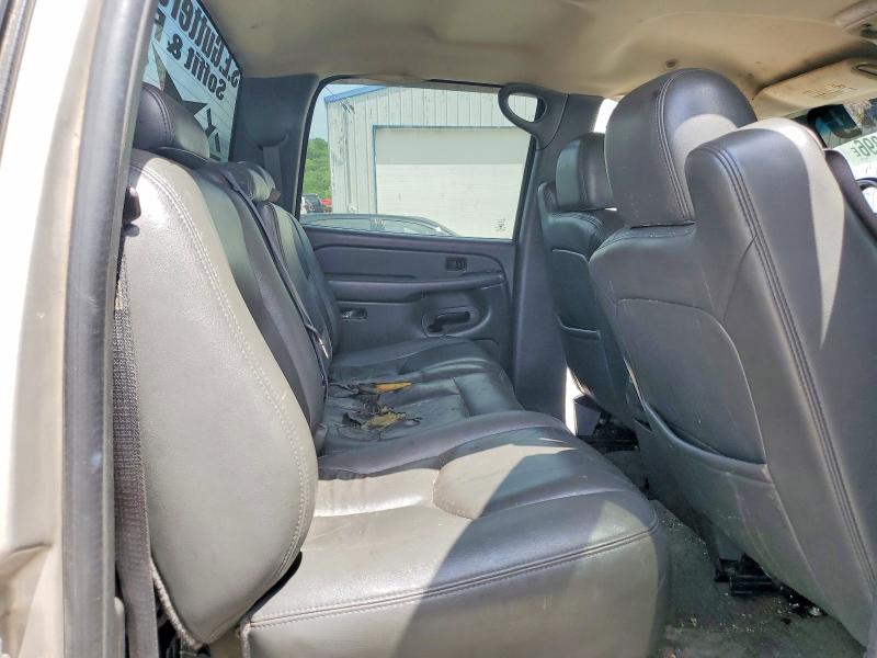Photo 10 from auction – 2004 CHEVROLET SILVERADO with VIN 1GCHK232X4F191158