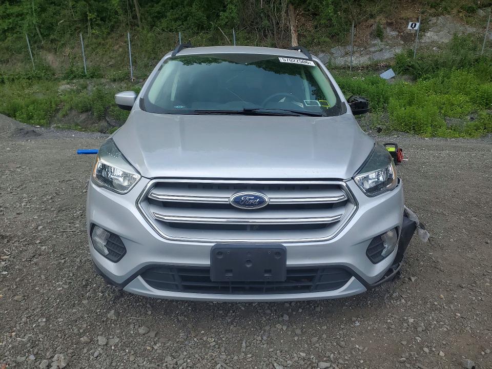 Photo 5 from auction – 2018 FORD ESCAPE with VIN 1FMCU9GD6JUD53542