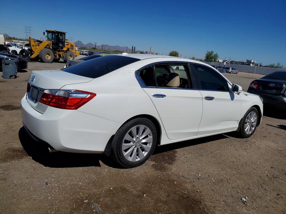 Photo 3 from auction – 2014 HONDA ACCORD with VIN 1HGCR2F85EA142567