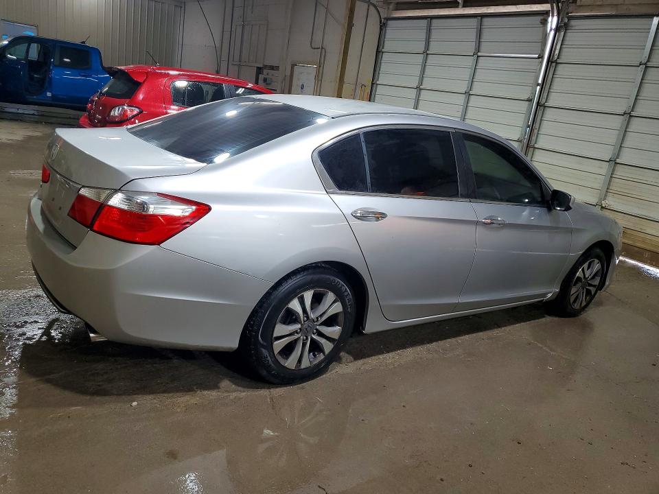 Снимка 3 от търг – 2015 HONDA ACCORD с VIN 1HGCR2F39FA192510