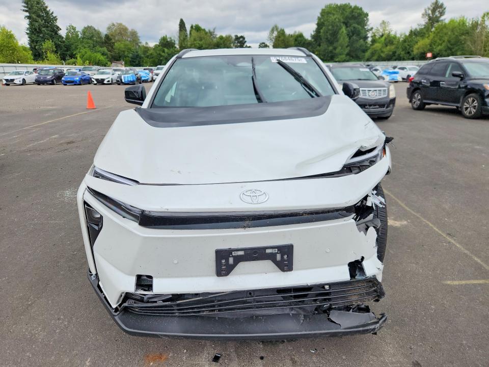 Photo 5 from auction – 2026 TOYOTA BZ with VIN JTMBFAEB9TA000939
