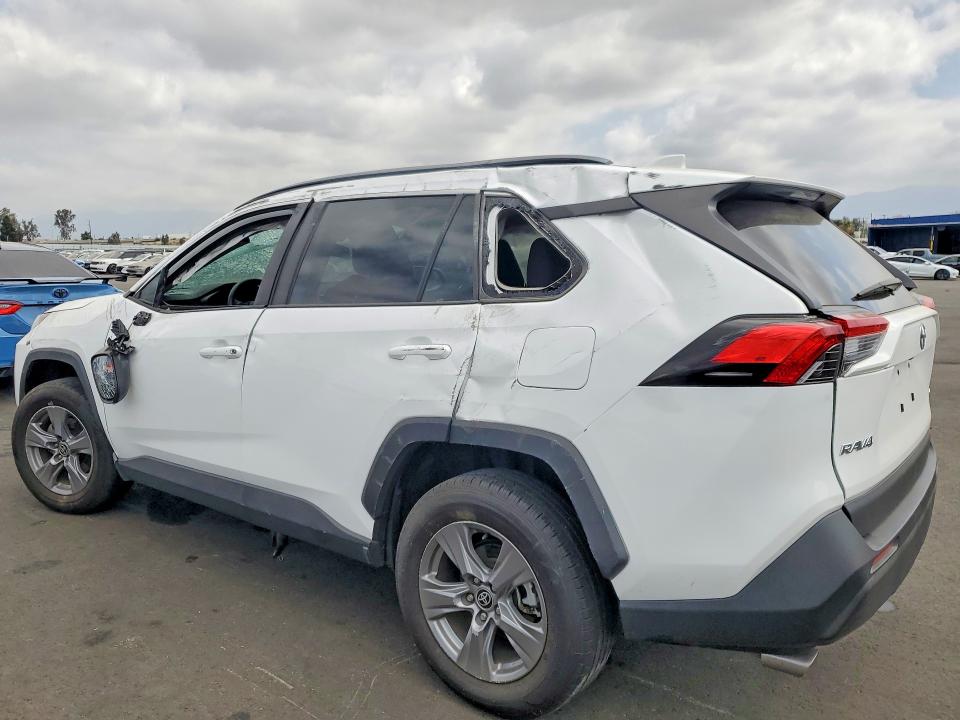 Photo 2 from auction – 2024 TOYOTA RAV4 with VIN 2T3W1RFV3RC264256