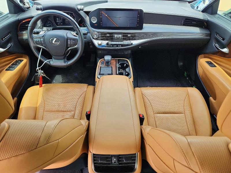Photo 8 from auction – 2021 LEXUS LS 500 with VIN JTHD51FF3M5015068