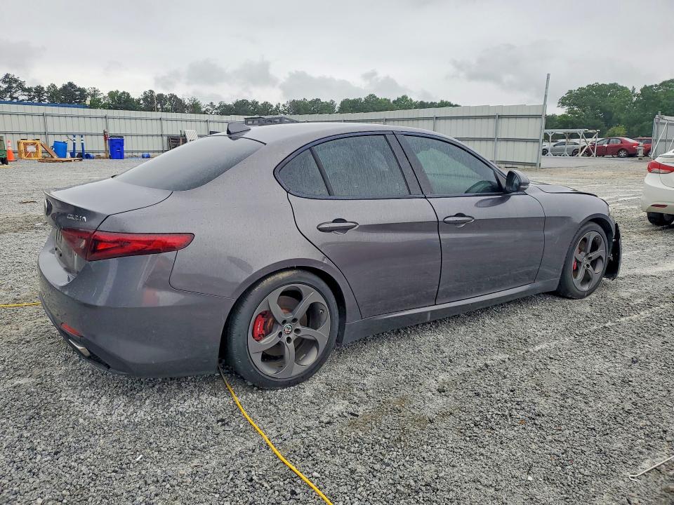 Photo 3 from auction – 2018 ALFA ROMEO GIULIA with VIN ZARFAEBN8J7566273