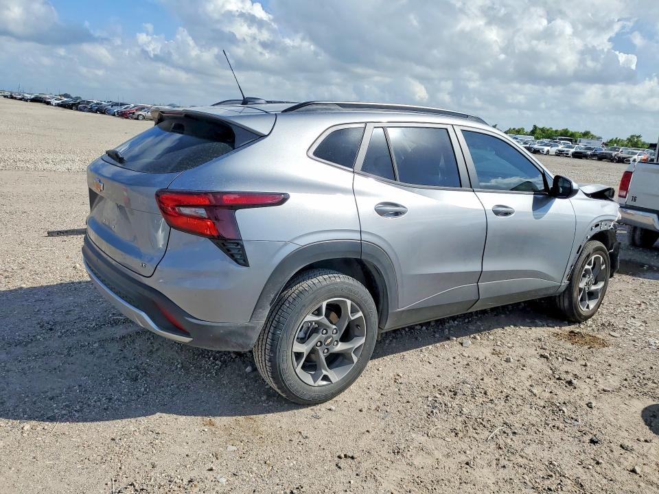 Photo 3 from auction – 2026 CHEVROLET TRAX with VIN KL77LHEP7TC017971