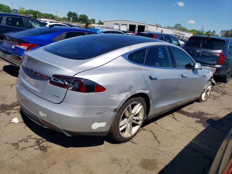 Photo 3 from auction – 2015 TESLA MODEL S with VIN 5YJSA1E24FF112932