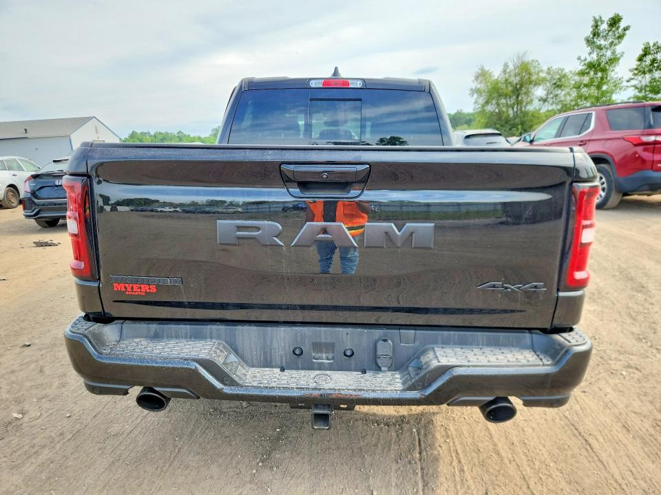Фото 6 с аукциона – 2026 RAM 1500 с VIN 1C6SRFFT9TN266215
