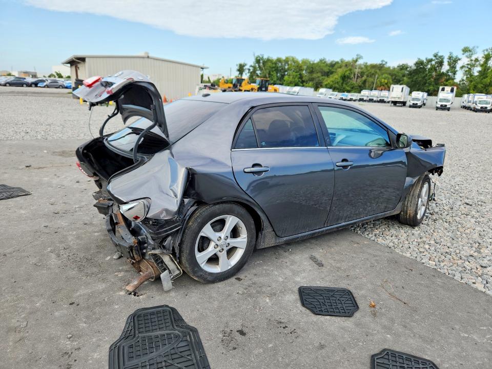 Photo 3 from auction – 2013 TOYOTA COROLLA with VIN 2T1BU4EE6DC070140