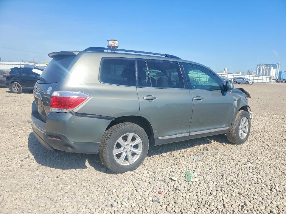 Photo 3 from auction – 2011 TOYOTA HIGHLANDER with VIN 5TDBK3EH8BS057517
