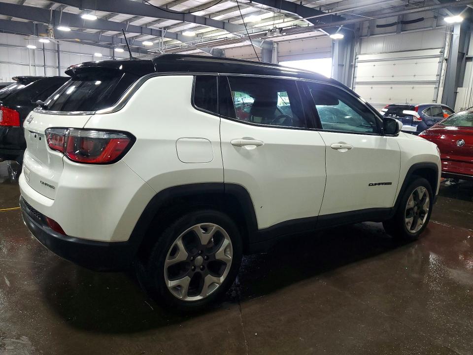 Photo 3 from auction – 2017 JEEP COMPASS with VIN 3C4NJDCB9HT675156