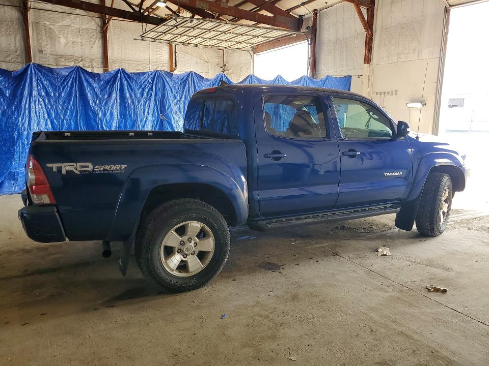 Photo 3 from auction – 2015 TOYOTA TACOMA with VIN 3TMLU4EN5FM182619