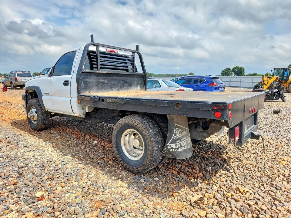 Photo 2 from auction – 2005 CHEVROLET SILVERADO with VIN 1GBJC34U85E311880