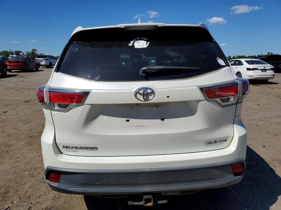 Photo 6 from auction – 2015 TOYOTA HIGHLANDER with VIN 5TDJKRFH5FS155794