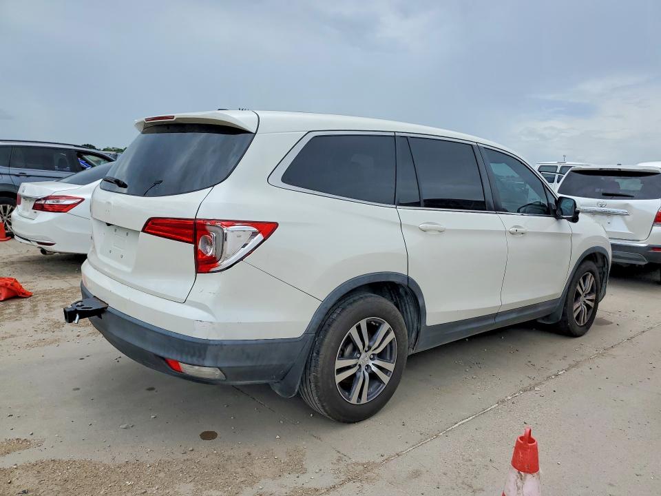 Photo 3 from auction – 2017 HONDA PILOT with VIN 5FNYF5H59HB010702