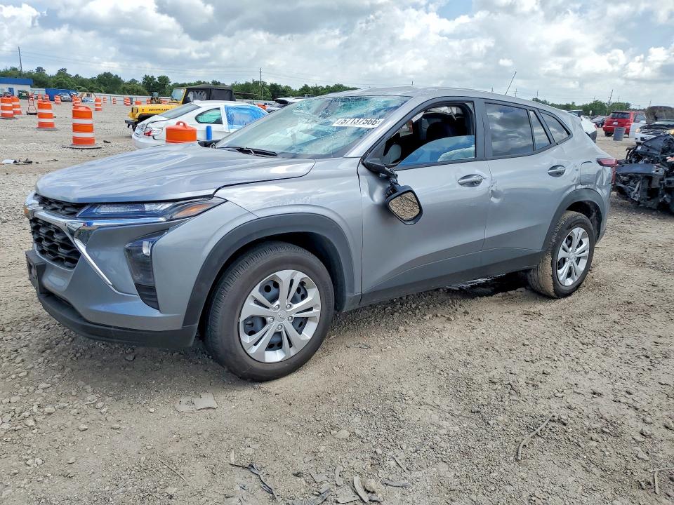 CHEVROLET TRAX 2026 with VIN KL77LFEP6TC043840 - Photo from auction